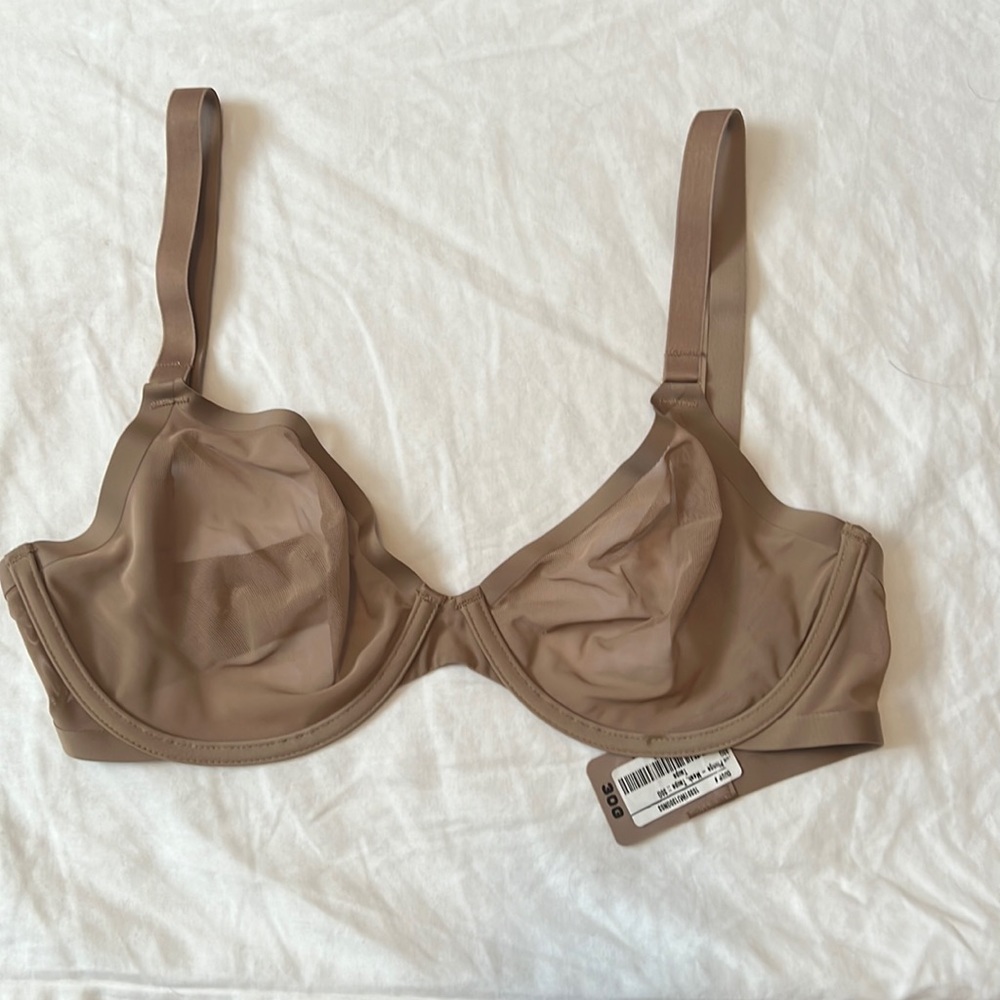 The plunge bra by CUUP size 30G in taupe. Fits more of a 30C/D